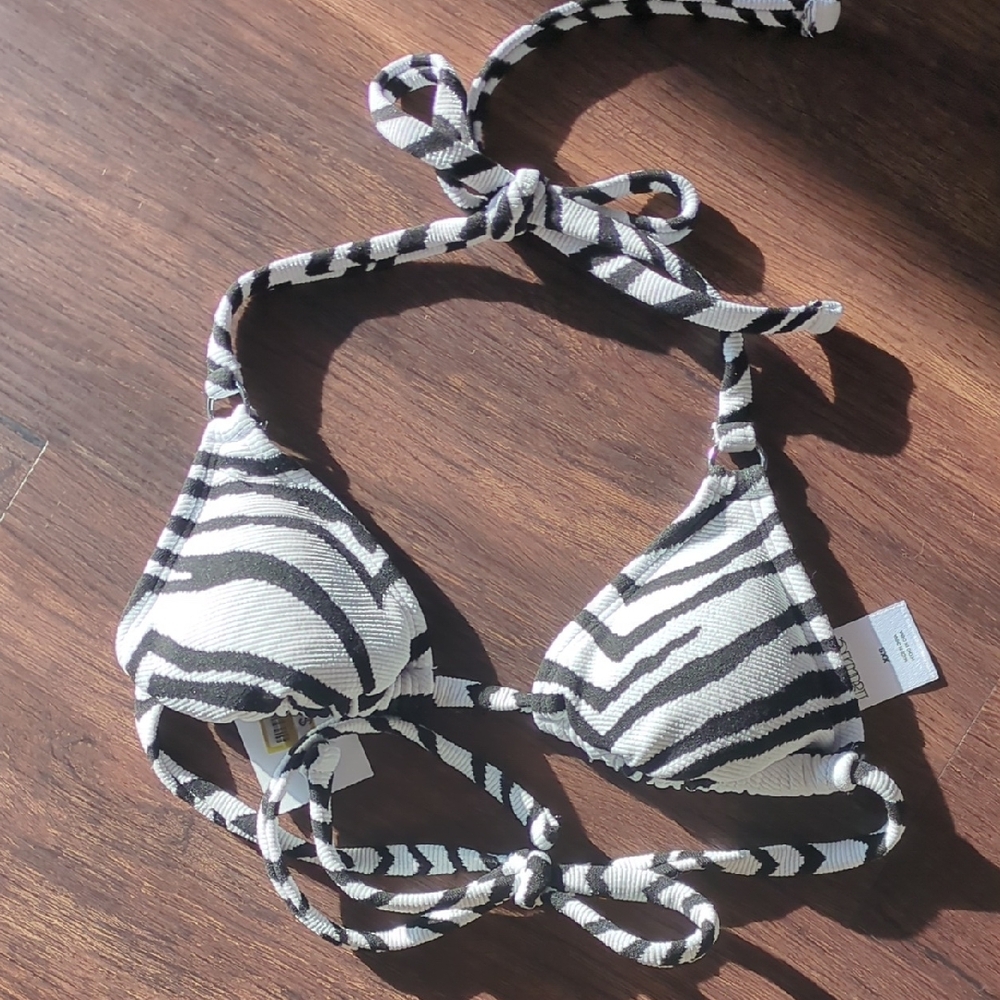 WOMEN'S TEXTURED XXS COVERAGE TRIANGLE BIKINI TOP-WILD FABLE™BLACK/WHITE ZEBRA.